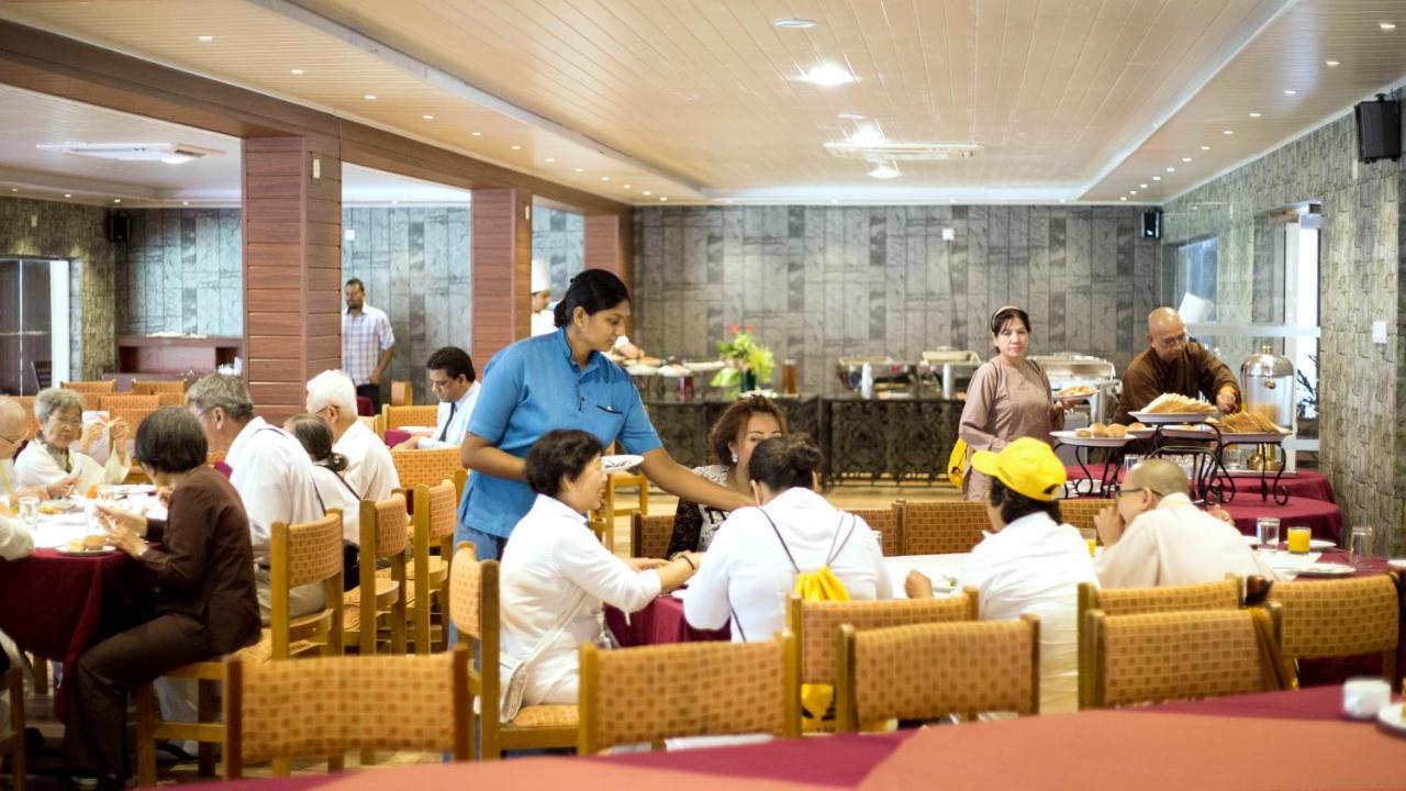 Miridiya Lake Resort Anurâdhapura Extérieur photo