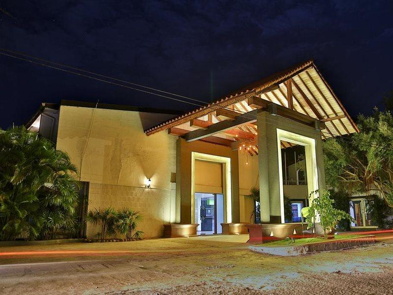 Miridiya Lake Resort Anurâdhapura Extérieur photo