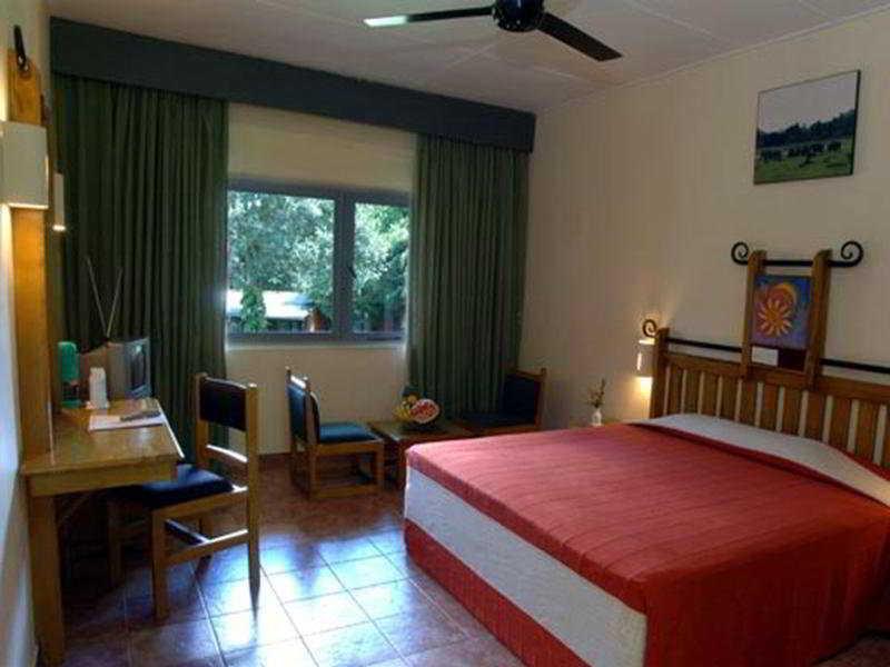 Miridiya Lake Resort Anurâdhapura Extérieur photo